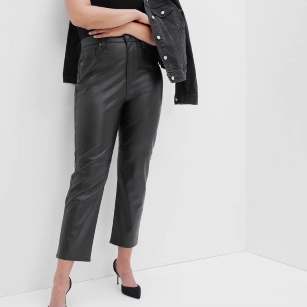 GAP Vegan Leather Straight Leg Pants Black High Rise Size 27 Cheeky Fit